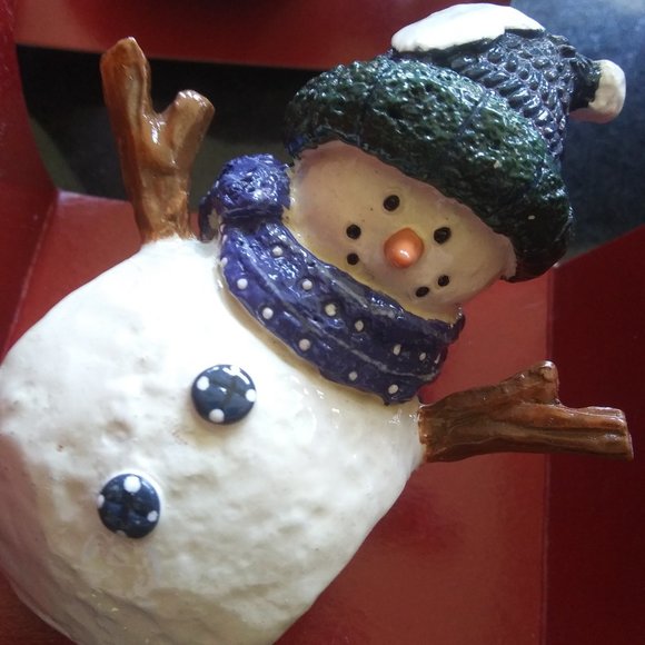 8 St Nicholas Square Napkin Ring Holder - Picture 3 of 13